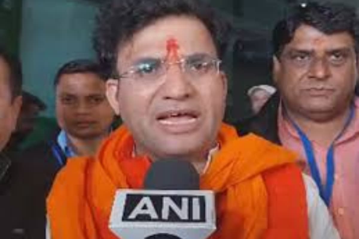 दिल्ली में मीट का शटरडाउन! BJP विधायक का वीडियो वायरल