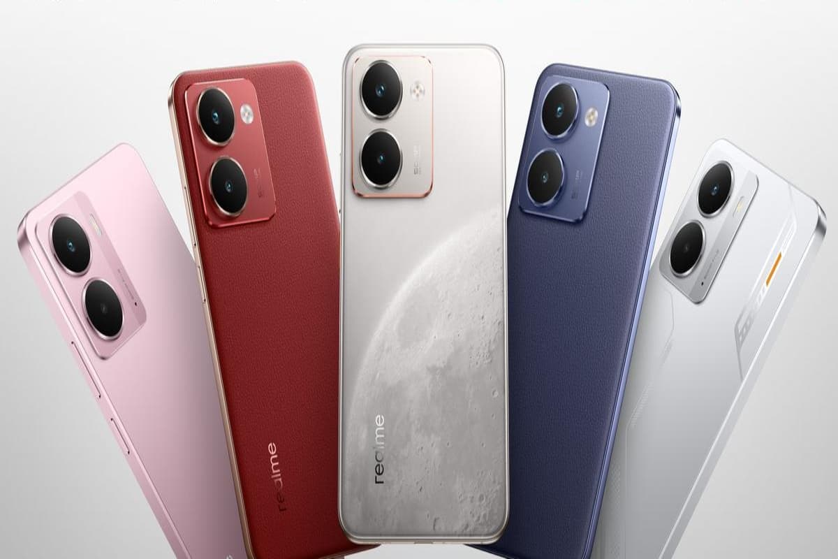 Samsung से आधे दाम में Realme ने उतारे झामफाड़ फीचर्स वाले Ultra स्मार्टफोन्स