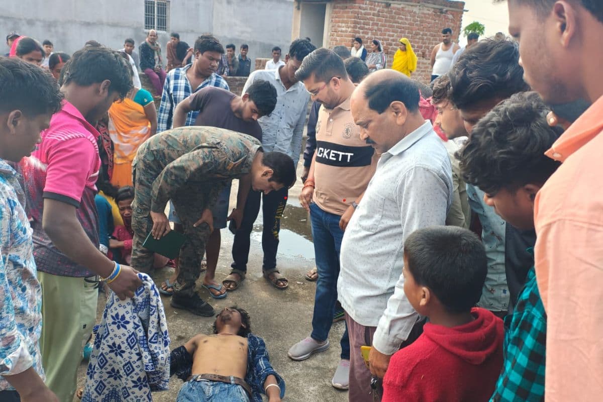 Chatra News: पार्टी में शामिल होने गया था युवक, सुबह में घर के छत पर मिली लाश, माता पिता ने जतायी हत्या की आशंका