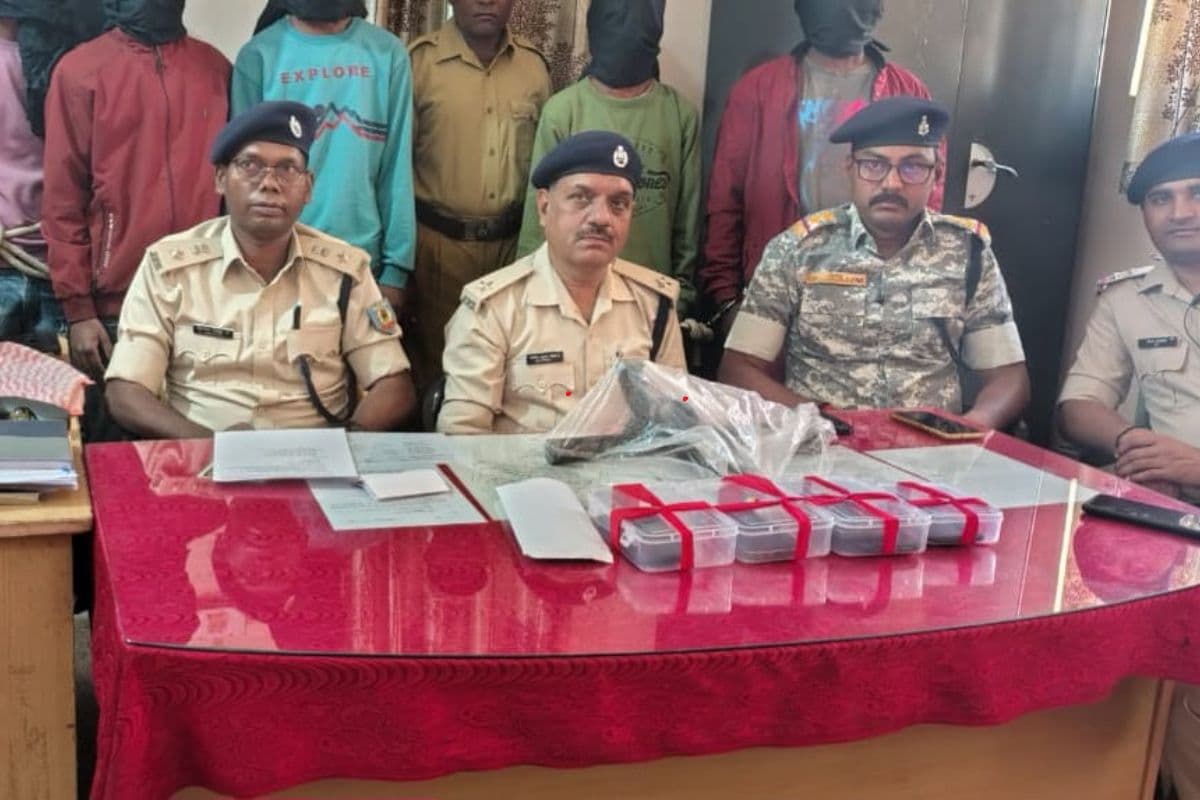 Khunti News: खूंटी से PLFI के पांच सदस्य गिरफ्तार, बड़ी घटना को अंजाम देने के लिए बनाने वाले थे योजना