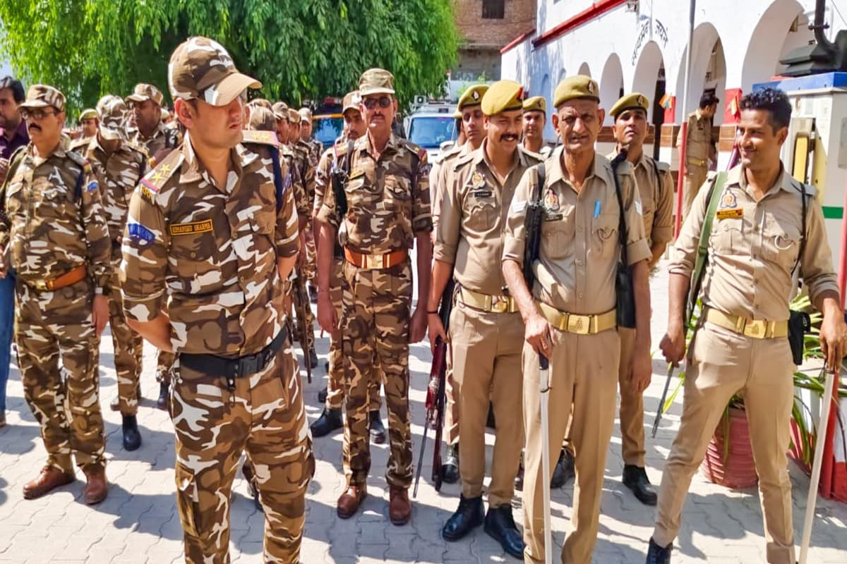 Sambhal Violence: शाही जामा मस्जिद के सदर जफर अली गिरफ्तार, भीड़ को भड़काने का आरोप, इलाके में बढ़ाई गई सुरक्षा