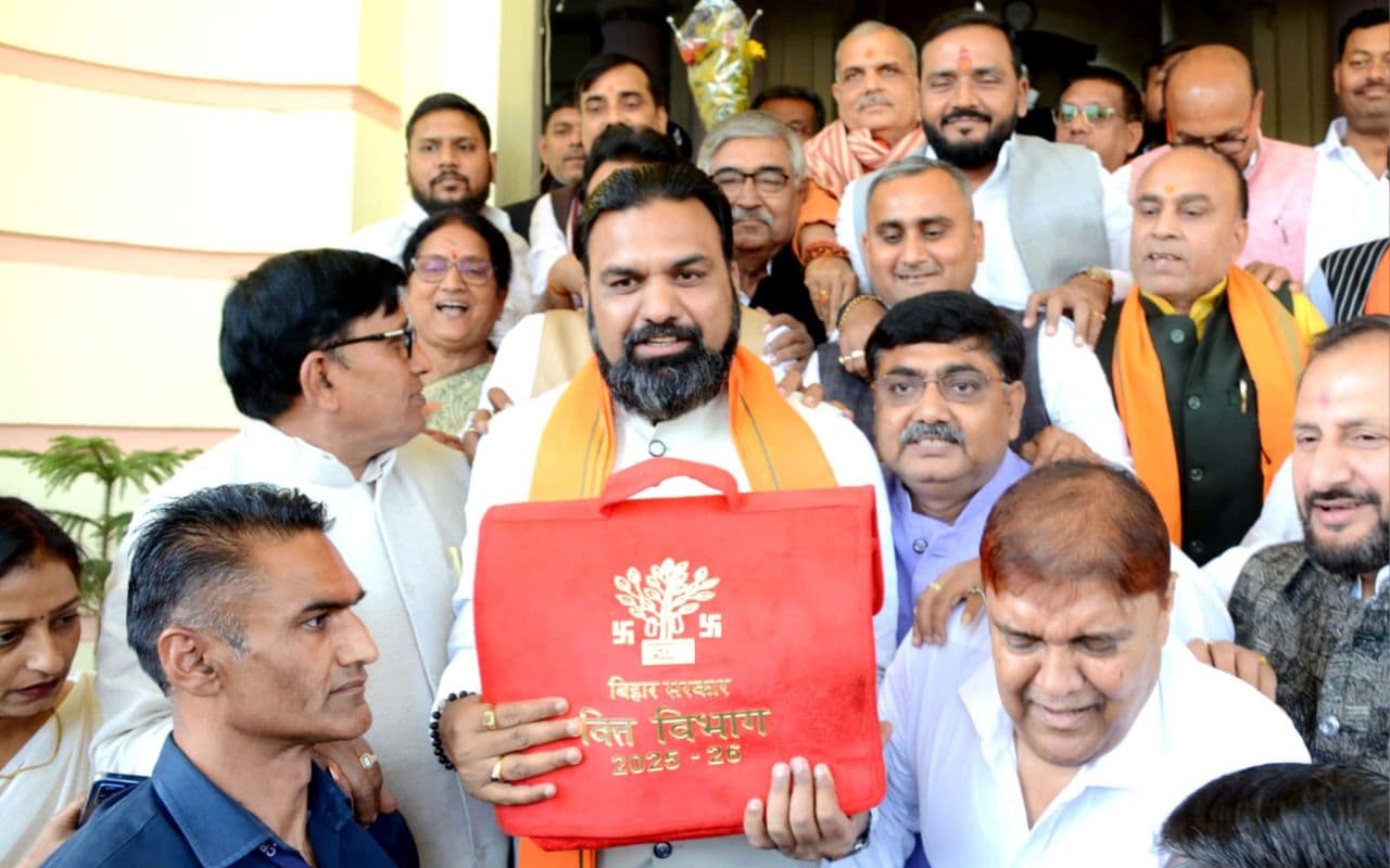Bihar Budget 2025: क्या है ‘बिहार ग्रीन डेवलपमेंट फंड’ जिसका वित्त मंत्री ने किया ऐलान, निवेश किये जायेंगे 25 करोड़