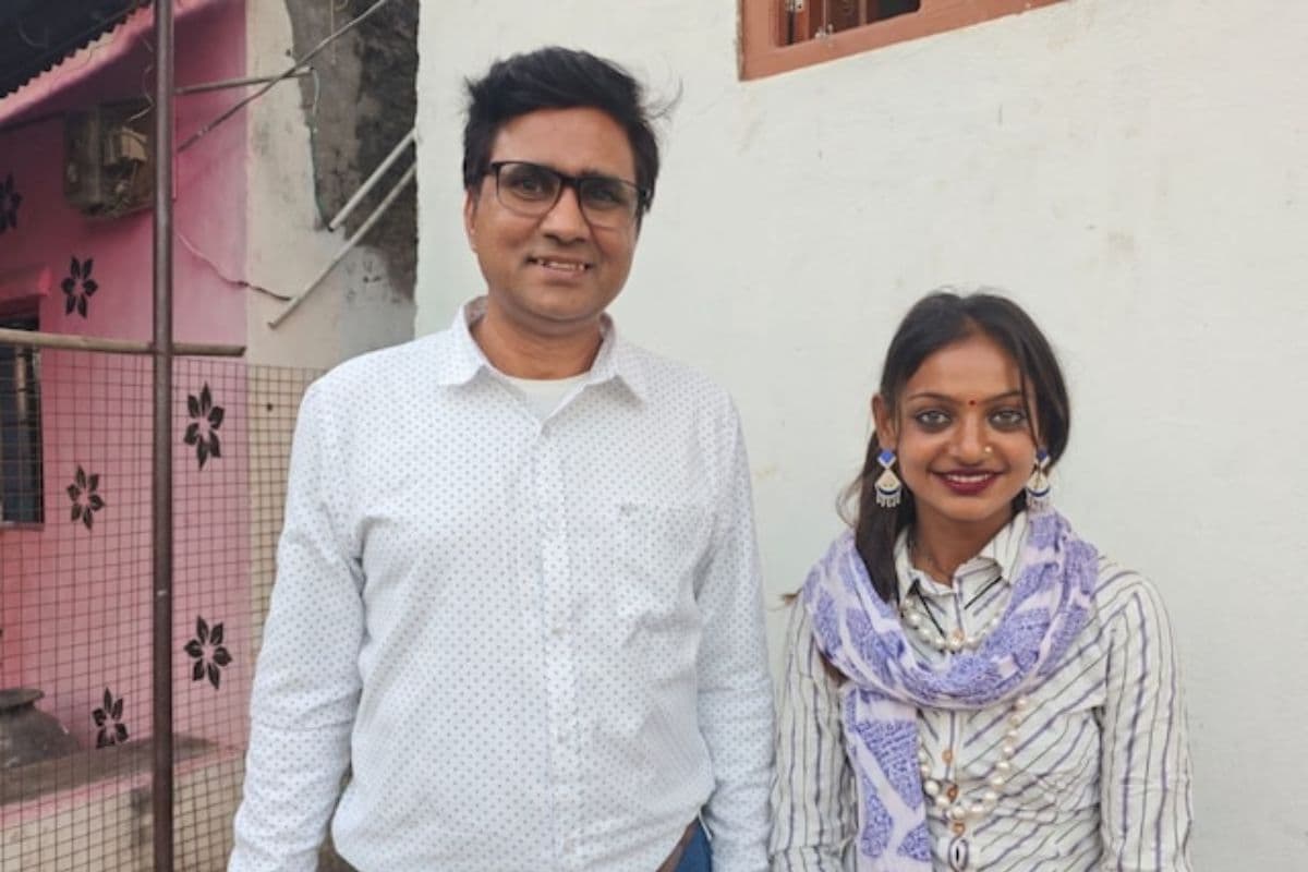 Sanoj Mishra: डायरेक्टर सनोज मिश्रा पर पीड़िता ने लगाए कई गंभीर आरोप, मोनालिसा को दिया था फिल्म का ऑफर