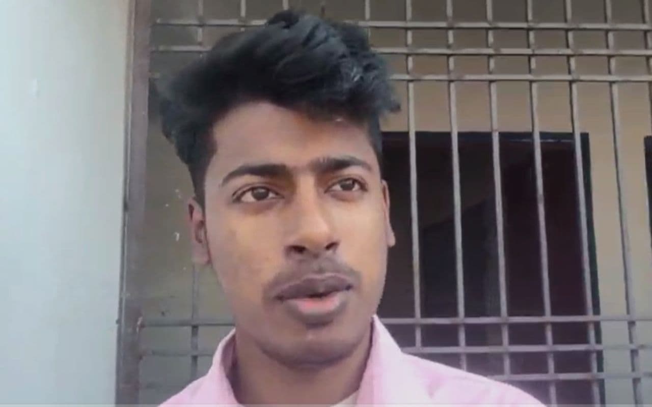 Video: 'मेहनत का फल लगभग मिल गया है', सेकेंड स्टेट टॉपर बनने के बाद काफी खुश दिखे शाकीब शाह