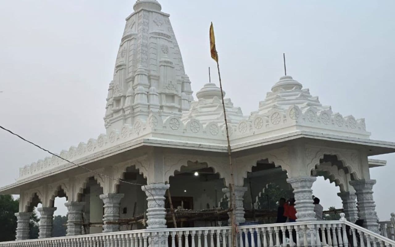 Video: पत्नी की याद में पति ने बनवाया 2.5 करोड़ का मंदिर, शिवशक्ति धाम रखा गया नाम
