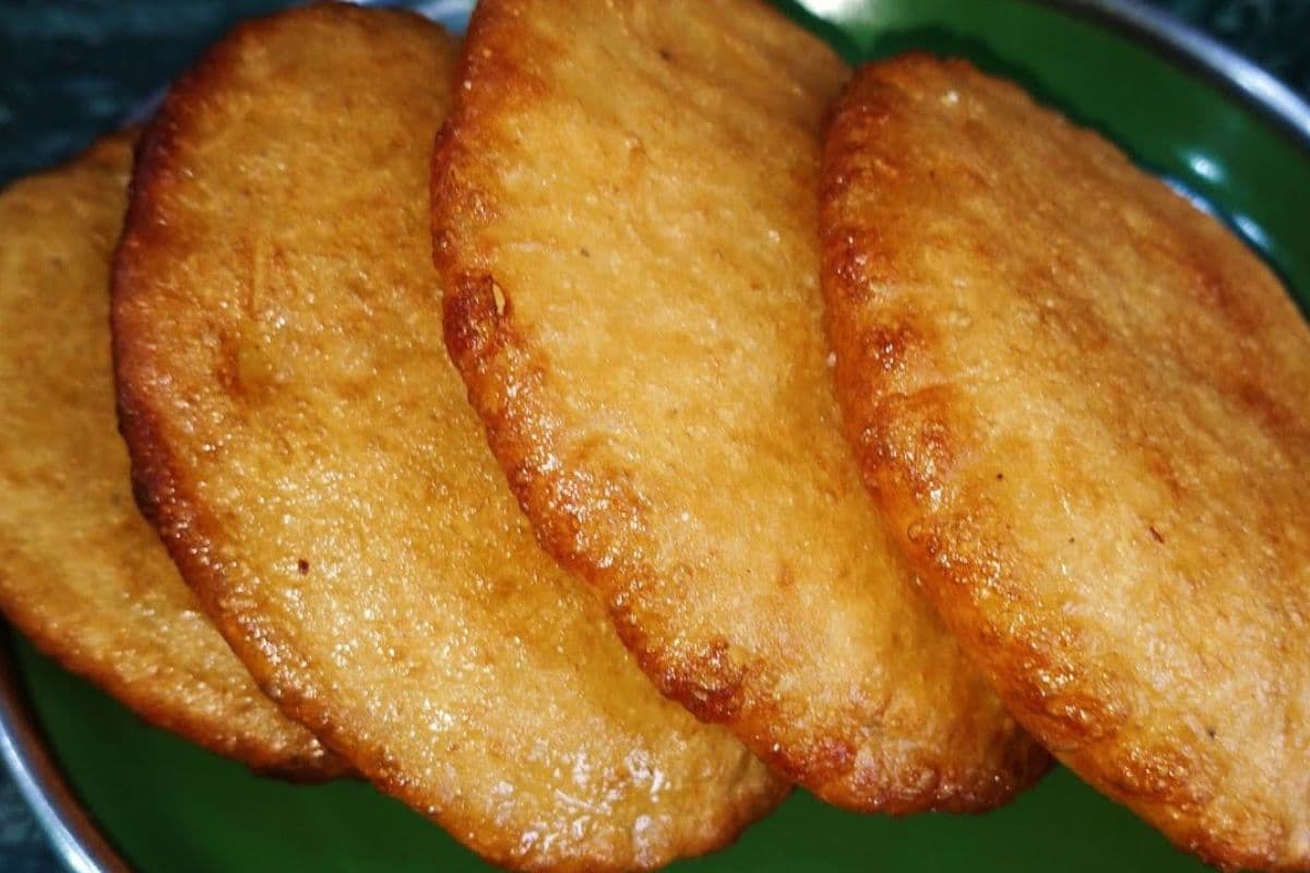 Sooji Pua Recipe: होली पर ऐसे बनायें सूजी का पुआ, हर कोई करेगा आपकी तारीफ
