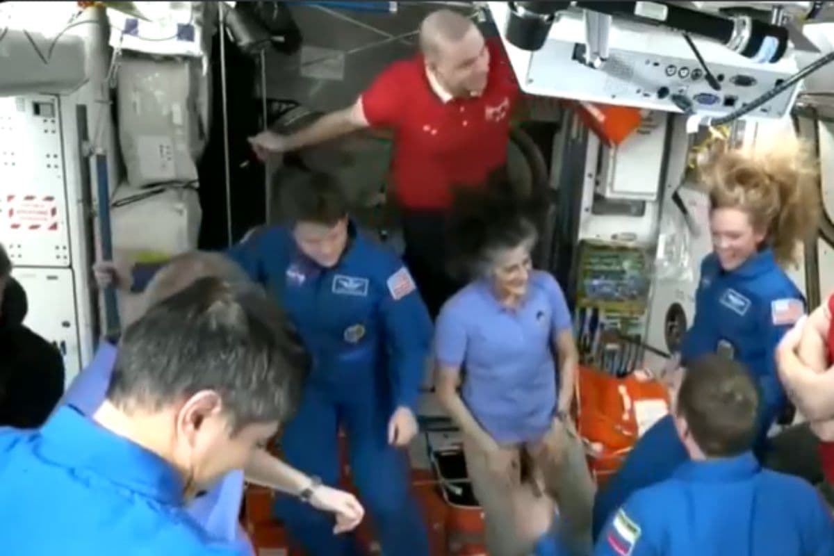 Sunita Williams: ISS में नए मेहमानों को देख खुशियों से झूम उठी सुनीता विलियम्स, देखें वीडियो