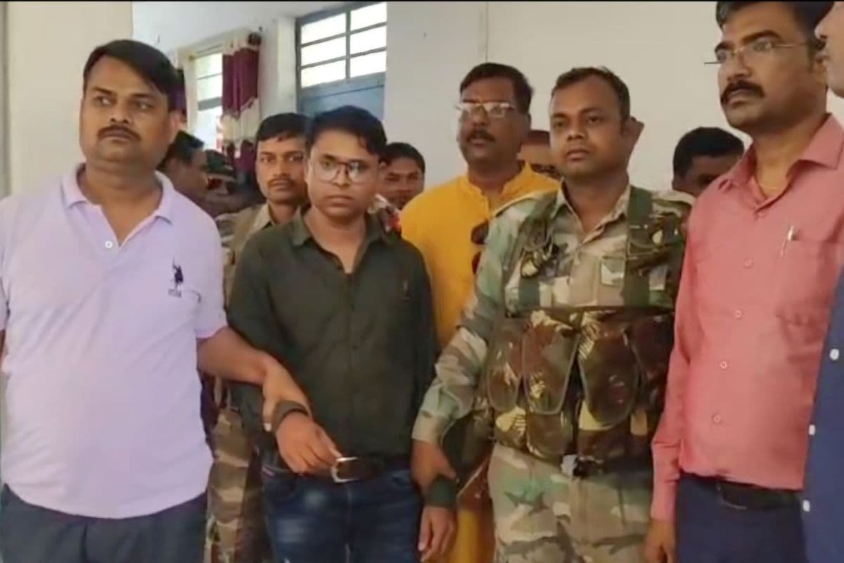 ACB Trap: तमाड़ बीएसओ 10 हजार रिश्वत लेते गिरफ्तार, रांची एसीबी की टीम ने ब्लॉक परिसर से दबोचा