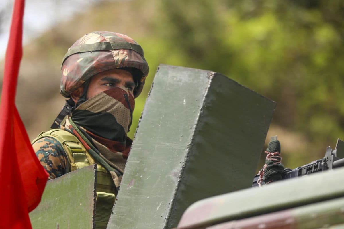 कठुआ में आतंकी मुठभेड़: 4 दिन से जारी ऑपरेशन में 2 आतंकी ढेर, 3 जवान शहीद