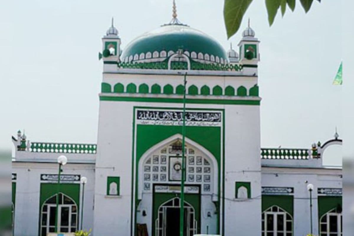 संभल की शाही जामा मस्जिद की रंगाई-पुताई का काम शुरू, ASI की निगरानी में काम जारी