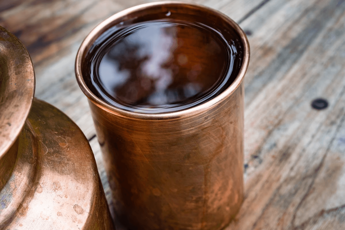 Copper Vessel Water Benefits: तांबे के बर्तन में पानी पीने के हैं कई फायदे, जो आपको कर देंगे हैरान