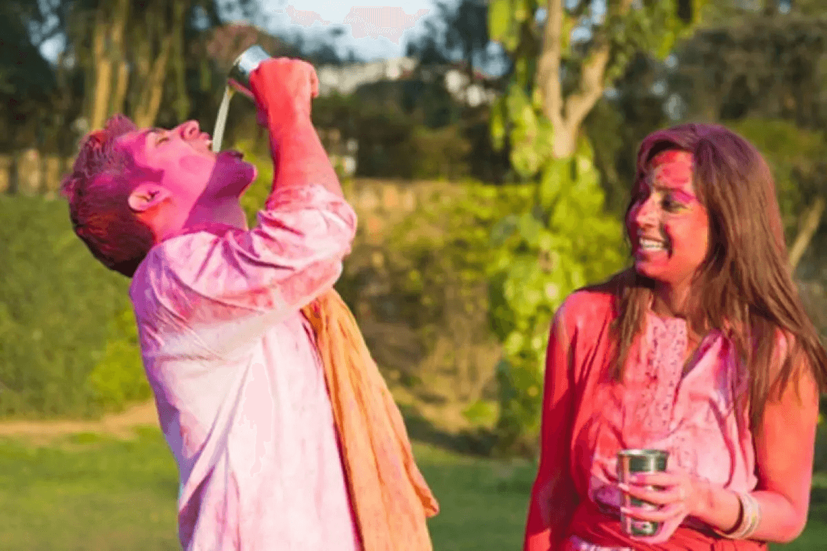 Holi 2025: भांग के नशे को झट से उतारने के लिए अपनाएं ये आसान तरीके, छूमंतर हो जाएगा हैंगओवर