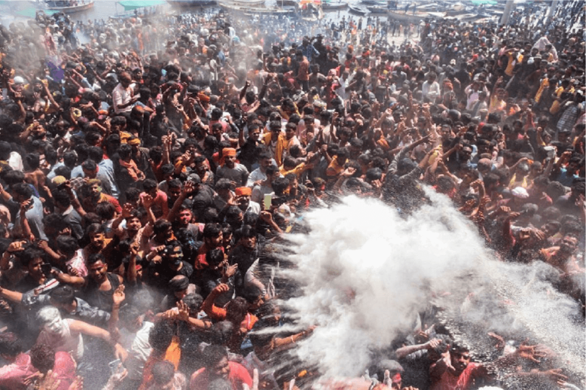 वाराणसी के मसान होली में महिलाओं की एंट्री बैन, वजह क्या है?