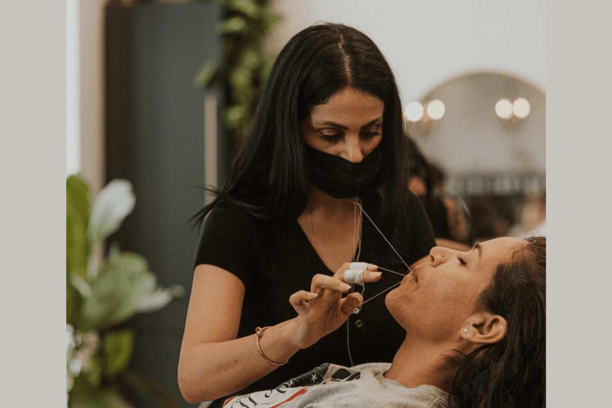 Threading or Waxing: थ्रेडिंग या वैक्सिंग- अपर लिप्स के लिए क्या है सही