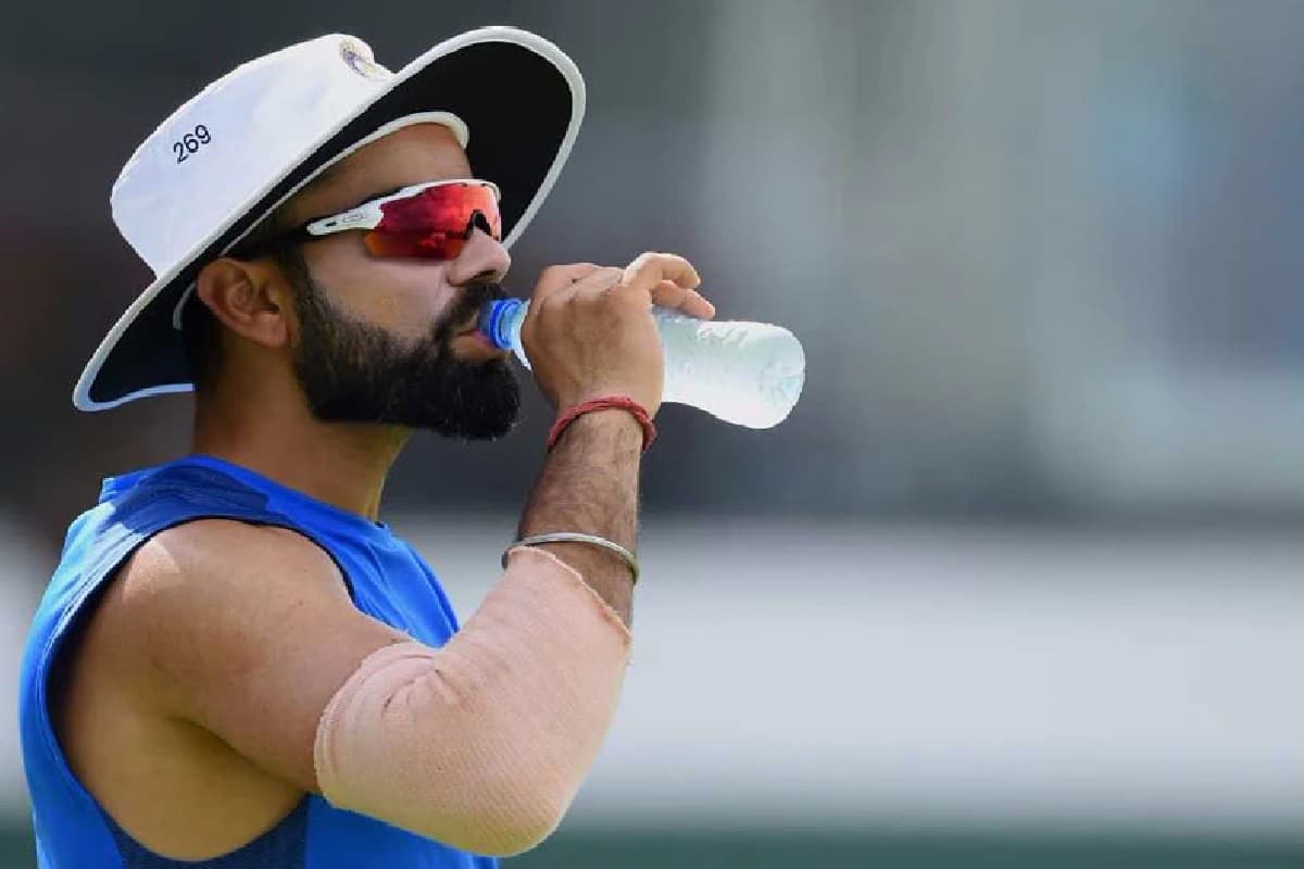 विराट कोहली जो पानी पीते हैं उसकी क्या है कीमत, कहां से होती है खरीद?