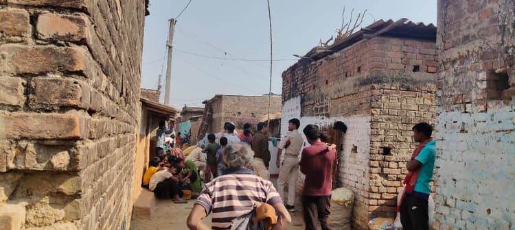 बिहार के मुंगेर में सनकी ने पत्नी को कुल्हाड़ी से काटा, पकड़ने आए ग्रामीण तो धमकाया- 'तुम्हें भी काट देंगे...'