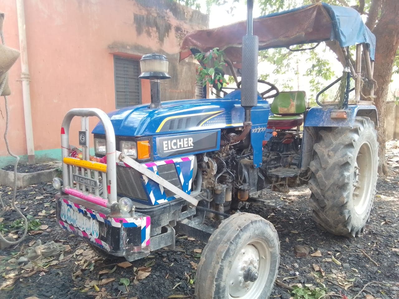 बिहार के अररिया में फोरलेन पर लूटा गया अनाज और ट्रैक्टर बरामद, स्कॉर्पियो सवार 5 बदमाश धराए, 3 फरार