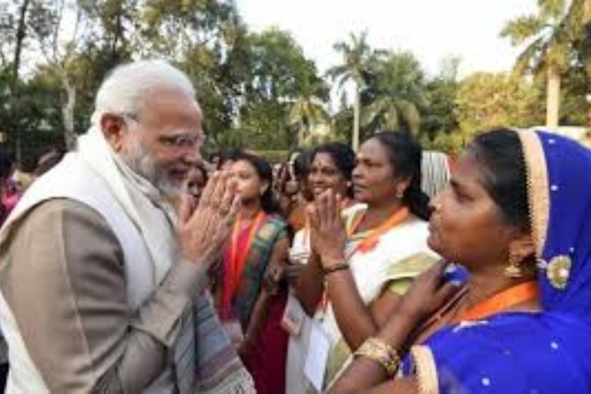 Women's Day 2025: इन 6 महिलाओं ने संभाले पीएम मोदी के सोशल मीडिया अकाउंट्स, जानें इनकी प्रेरणादायक यात्रा