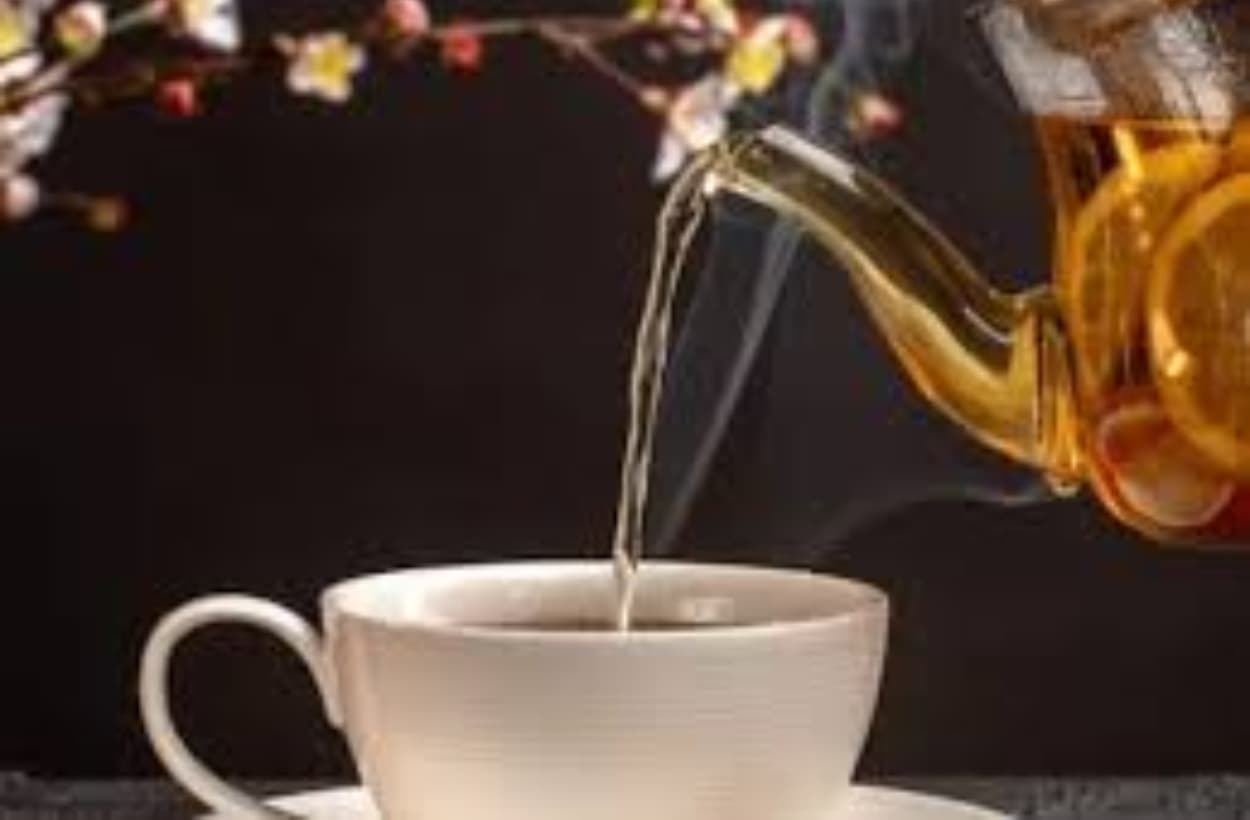 हे भगवान! दुनिया की सबसे महंगी चाय का दाम सुनकर उड़ जाएगा होश, बेचनी पड़ जाएगी जमीन