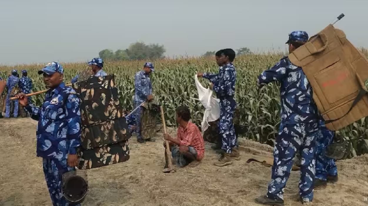 पूर्णिया एयरपोर्ट: बिना मुआवजा दिये रैयतों की जमीन लेने पहुंची सरकार, किसानों ने खदेड़ा
