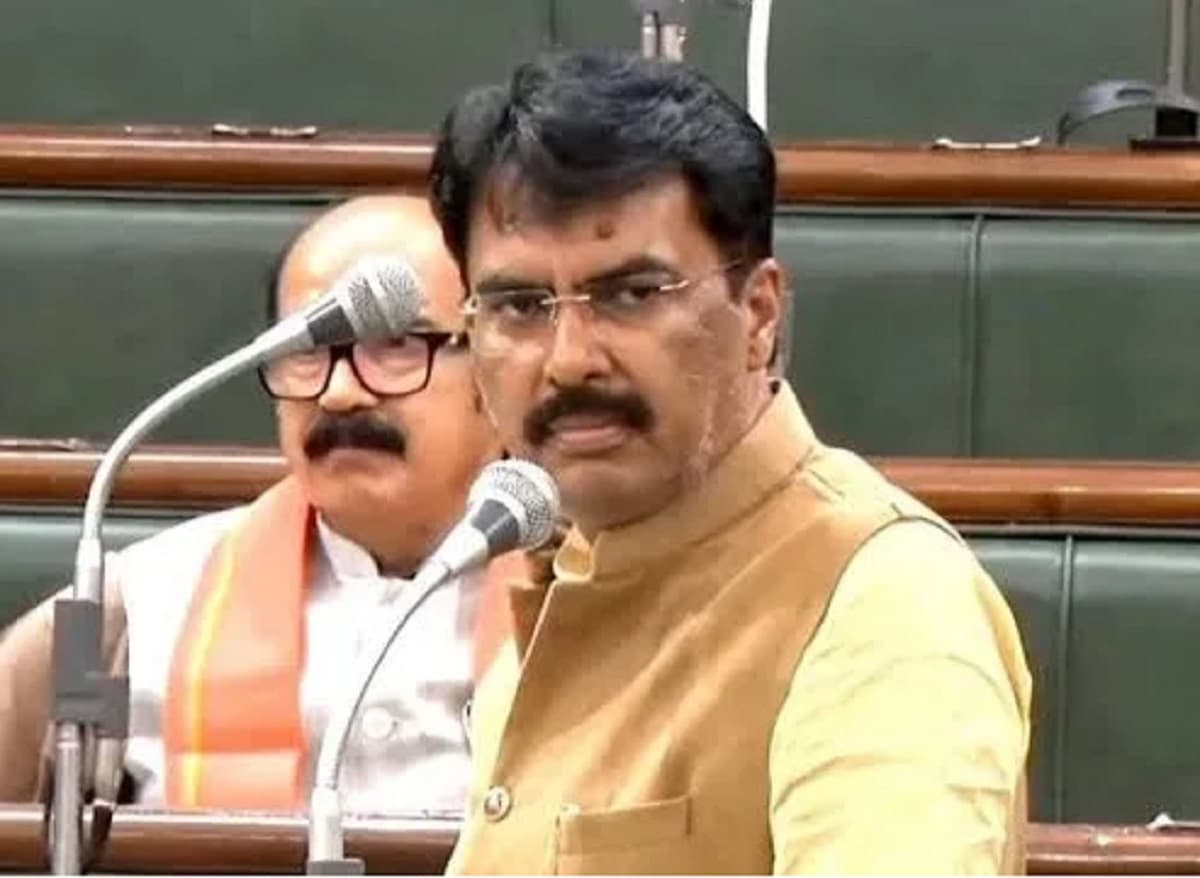 विधायक रहते पूछते थे तीखे सवाल, मंत्री बनते ही नहीं दे पा रहे जवाब, सदन में घिर जा रहे राजस्व मंत्री