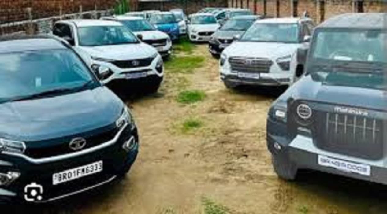 Bihar Economic Survey: बिहार में कार की संख्या बढ़ी, तो घट रही है बसों व ट्रकों की संख्या