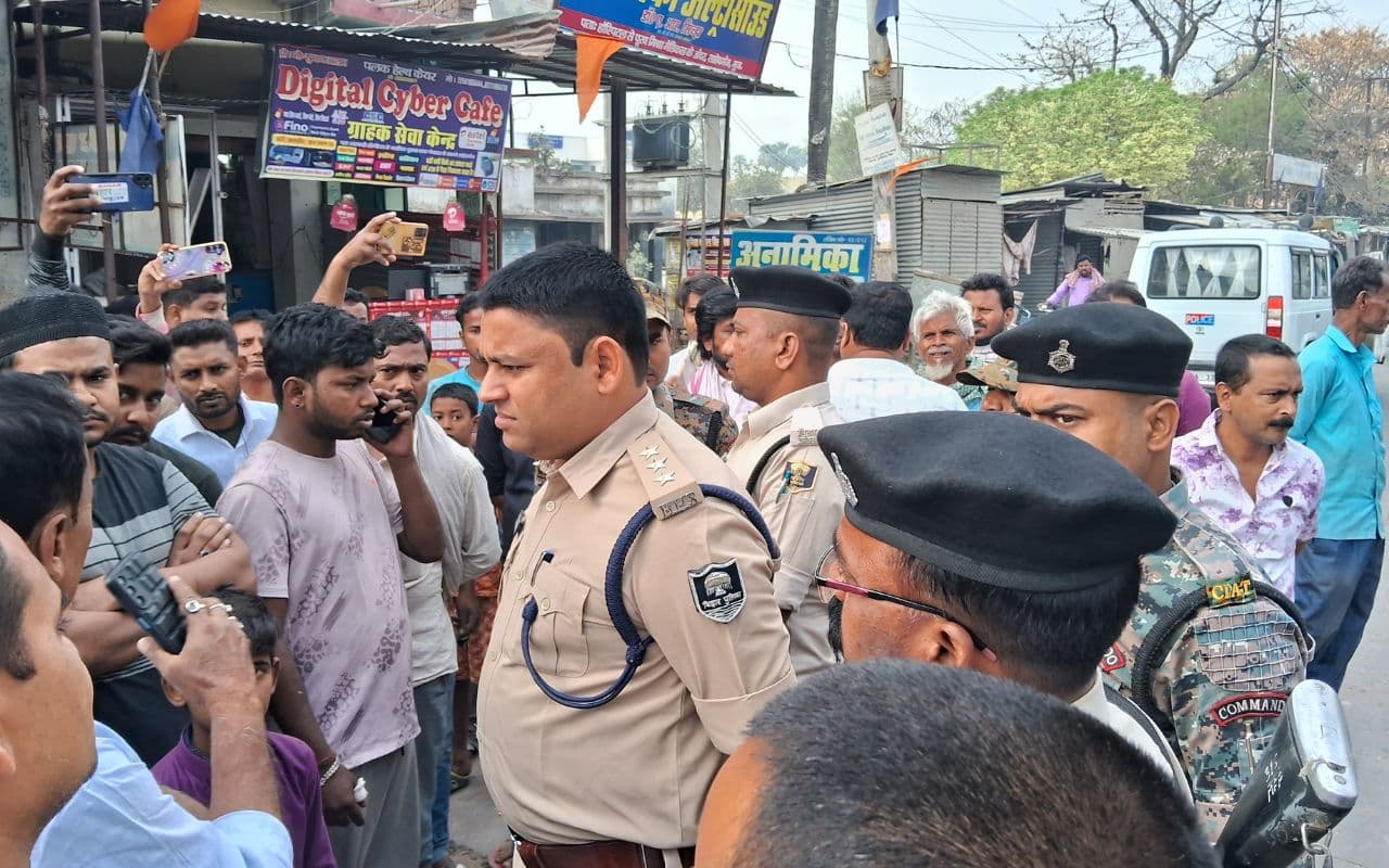 Bihar Crime: यूट्यूब कॉमेडियन के घर पर 20 से 25 राउंड फायरिंग, 6 महीने पहले मांगी थी 10 लाख की रंगदारी