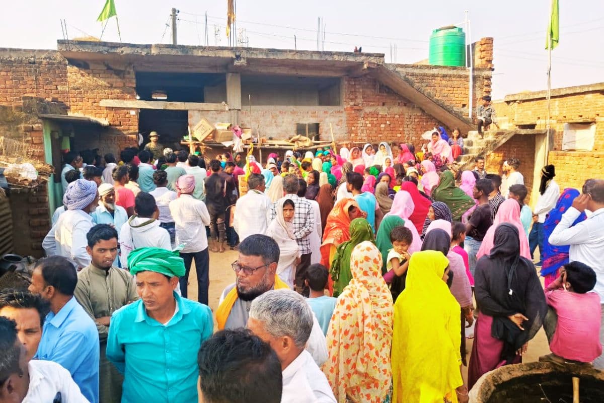 Video: एक ही परिवार के 4 लोगों की मौत, 2 बेटियों और एक बेटे की हत्या कर फांसी पर लटका सनाउल अंसारी