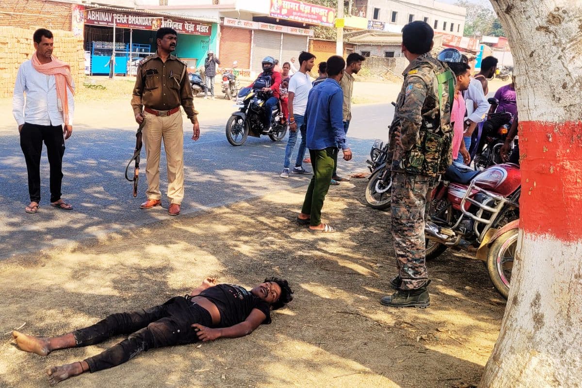 ट्रैक्टर-बाइक की सीधी भिड़ंत में मोटरसाइकिल के परखच्चे उड़े, युवक की मौत