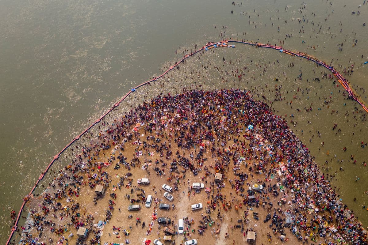 devotee at the Sangam area