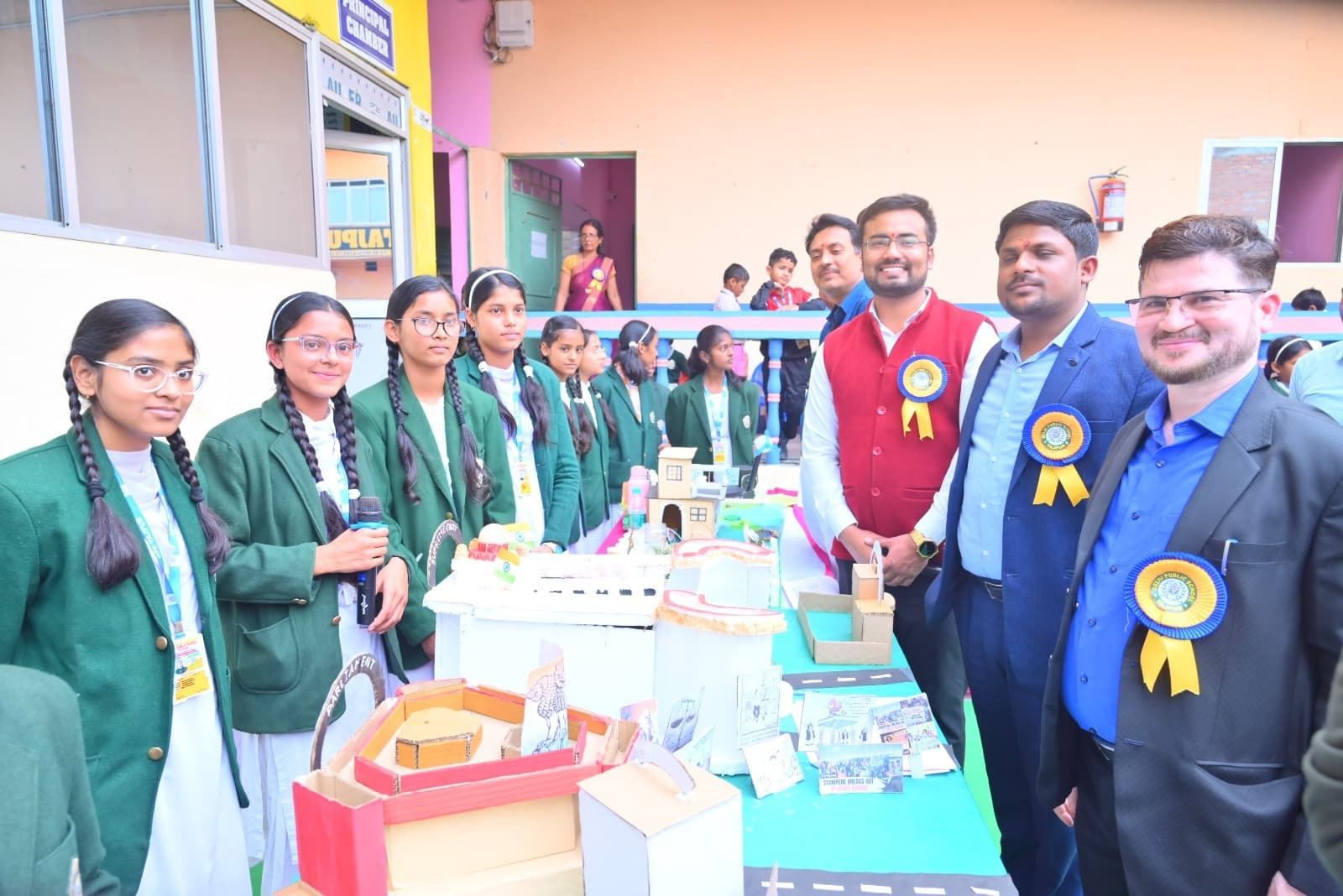 DPS Tajpur:डीपीएस ताजपुर के छात्रों ने विज्ञान के क्रियाशील मॉडल बनाकर दिखाई प्रतिभा