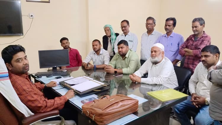 Bokaro News : दुकानदारों को हटाने के पहले बसाने की मांग