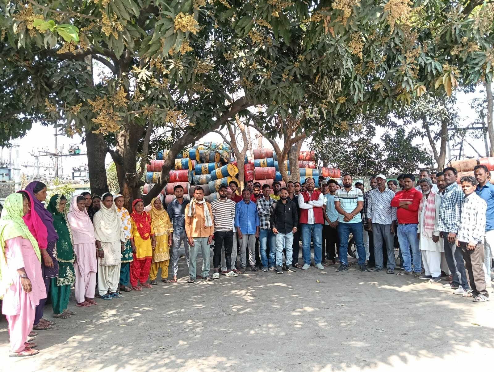 Giridih News : बिजली तार से गंभीर रूप में झुलसे बच्चे की इलाज कराने की मांग