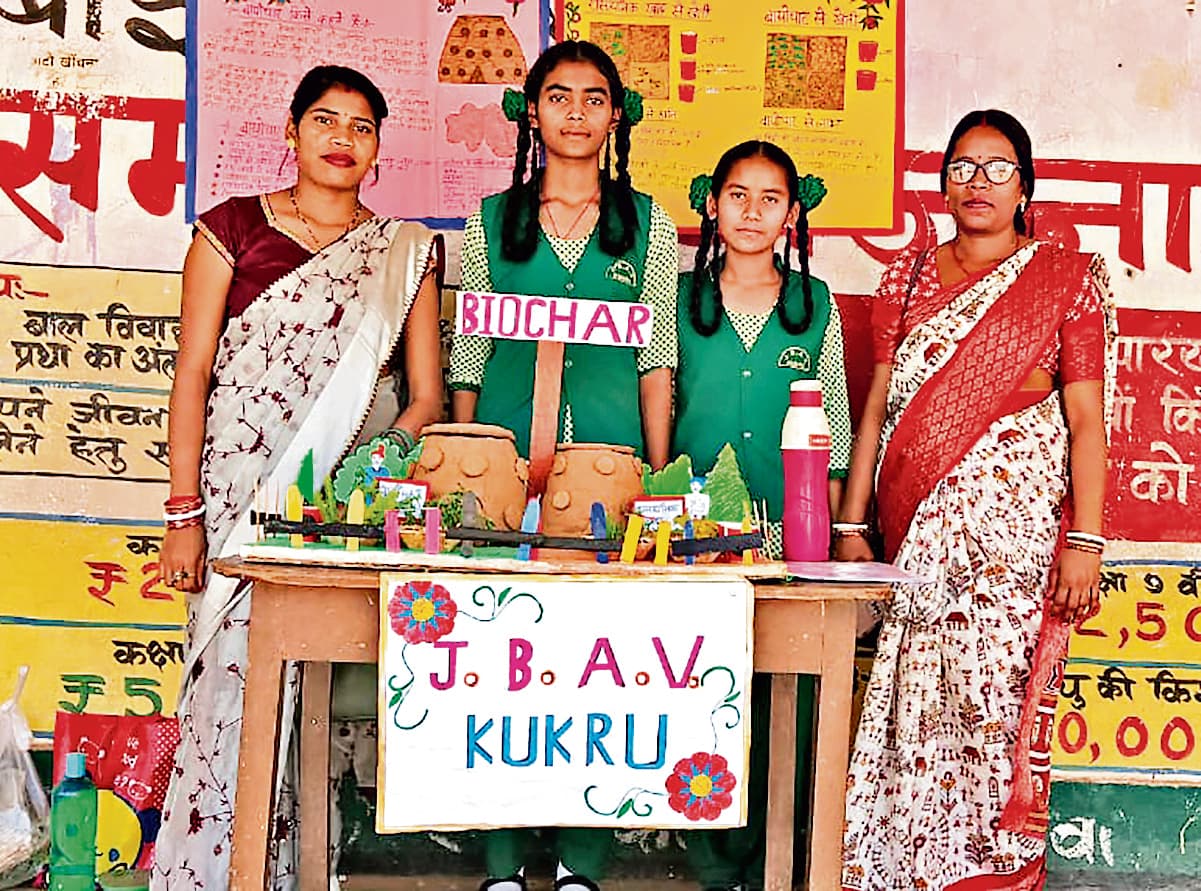 कुकड़ू आवासीय विद्यालय का प्रदर्शन अव्वल