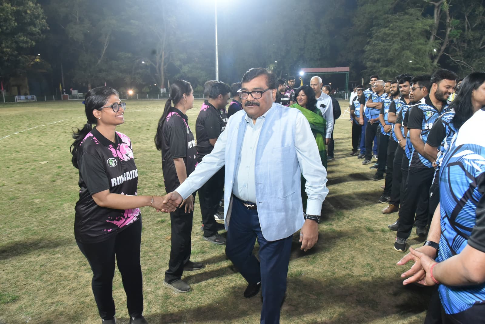 Sports : गोंदवाना क्लब क्रिकेट टूर्नामेंट शुरू