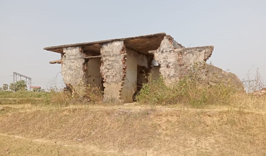 स्वास्थ्य उपकेंद्र का बुरा हाल, जीर्णोद्धार की जोह रहा बाट