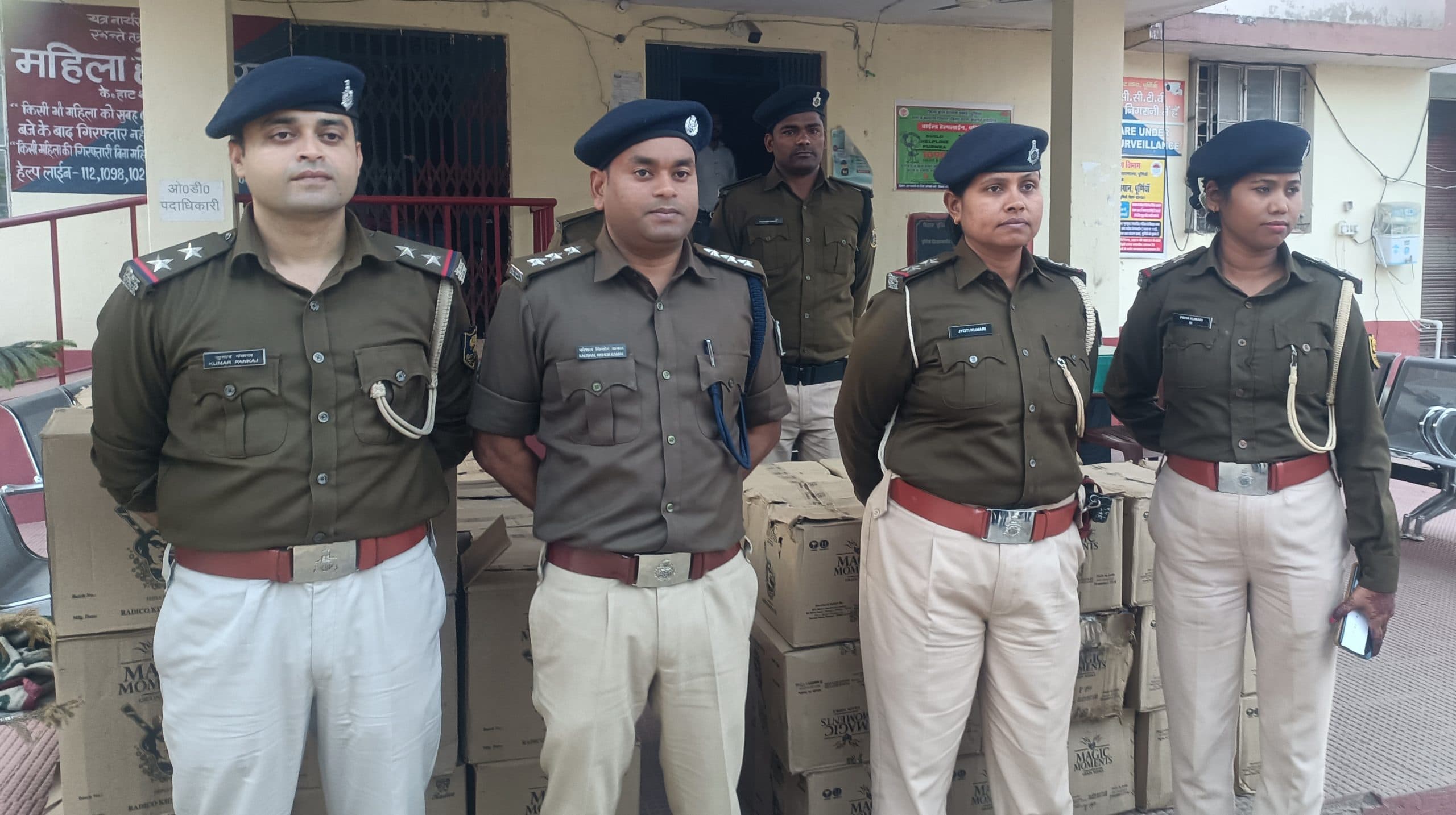 ट्रक से 1058 लीटर विदेशी शराब बरामद, चालक-खलासी गिरफ्तार