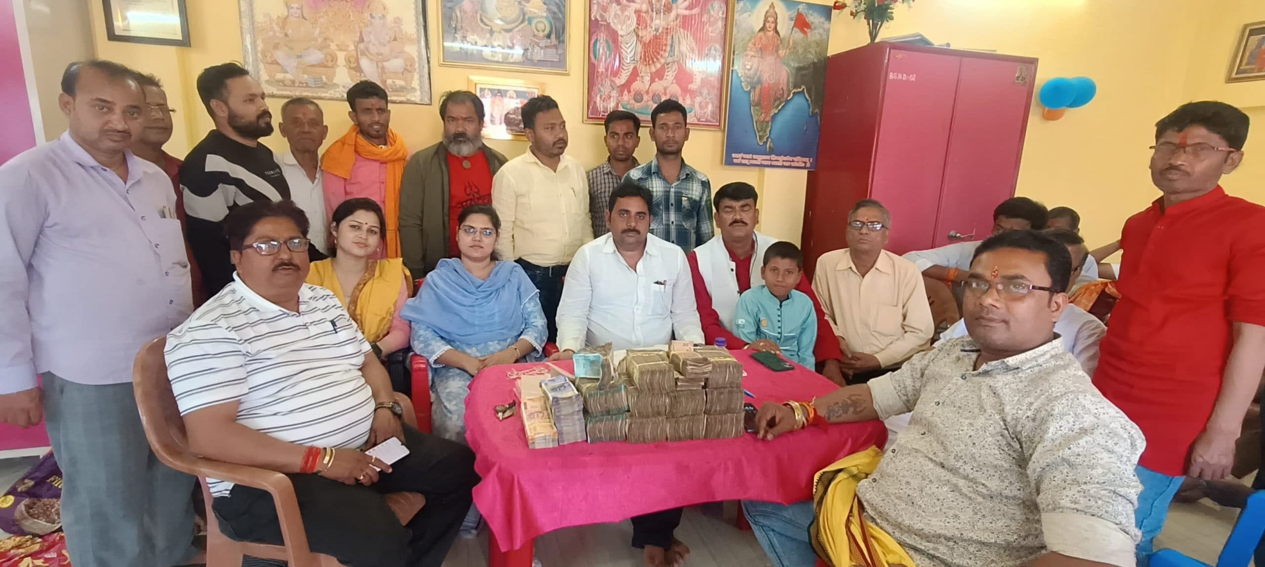 गोरखपुर धाम में महाशिवरात्रि पर श्रद्धालुओं ने दिल खोलकर किया दान