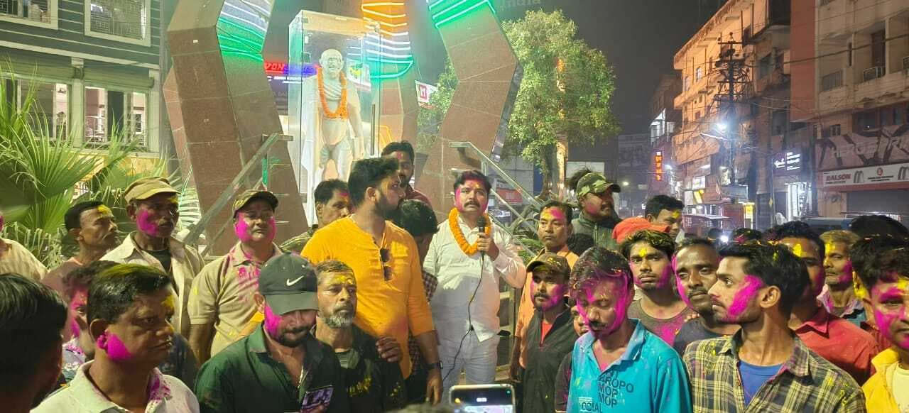 रेलवे पिट लाइन में काम करने वाले सफाई कर्मियों ने 44वें दिन हड़ताल समाप्त कर काम पर लौटे