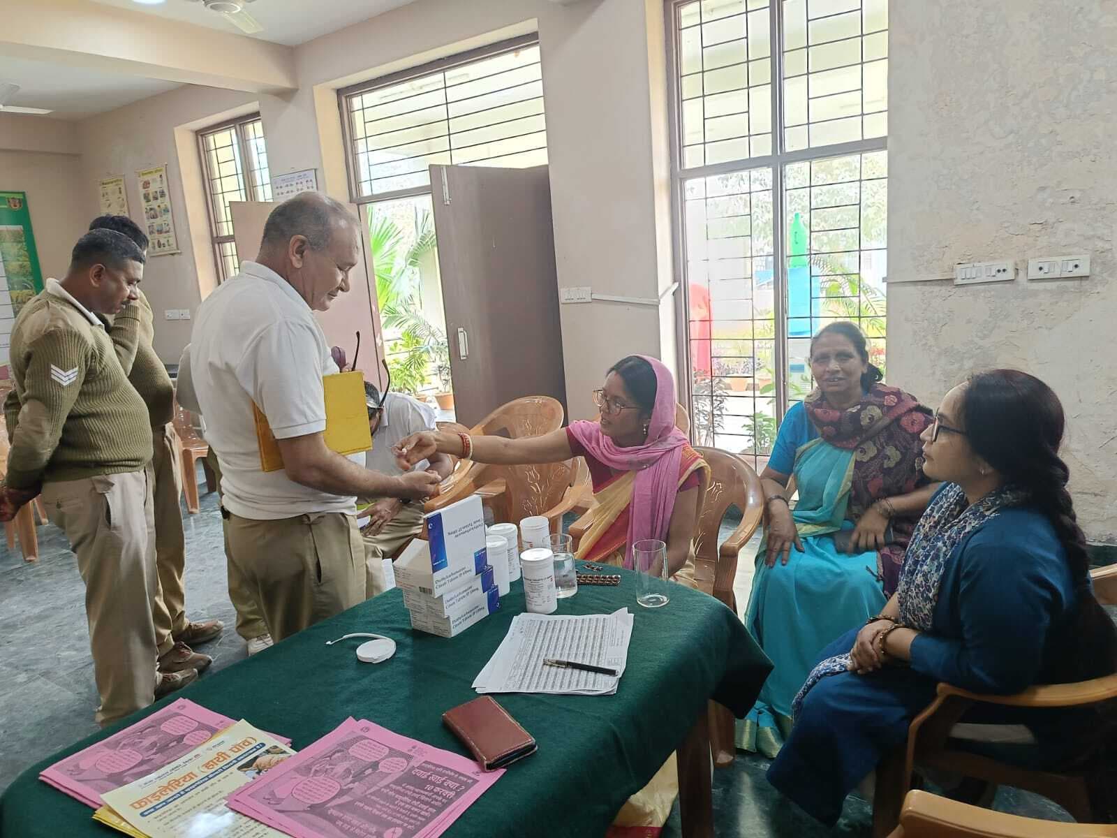 आईटीबीपी कैंप शिशिया में जवानों को खिलाया गया फाइलेरिया की दवा