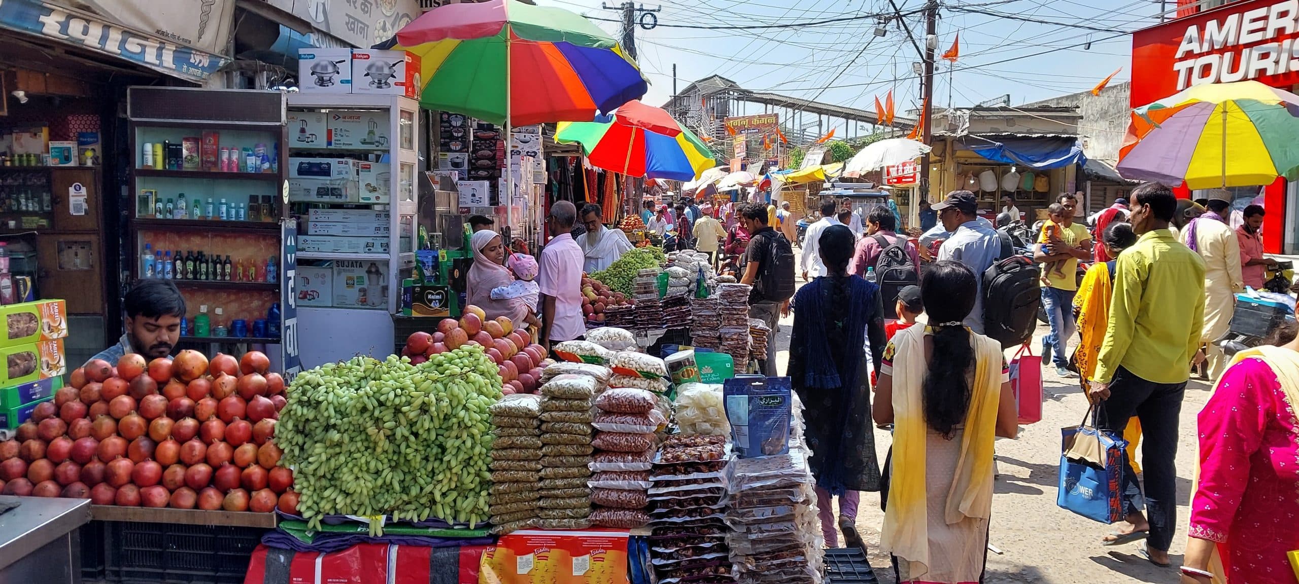 रमजान का पाक महीना आज से होगा शुरू, बाजार में रही चहल-पहल