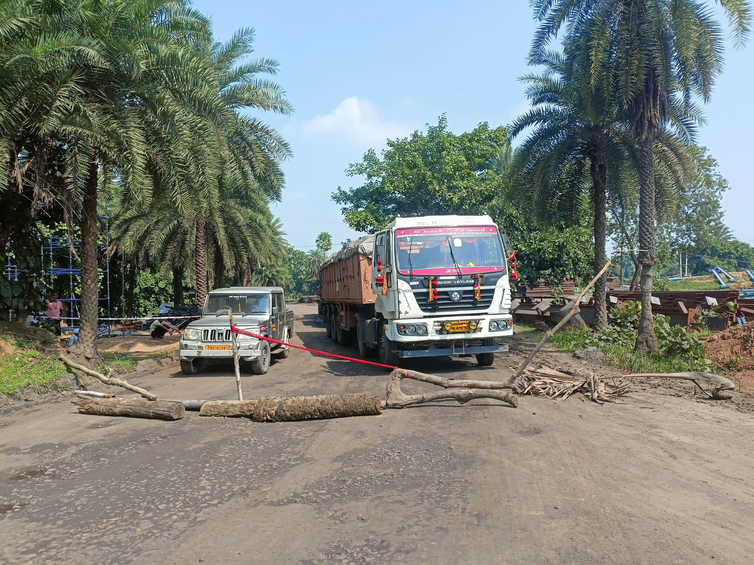 Lead News : कोयला ढुलाई की बाधित,  24 करोड़ का नुकसान