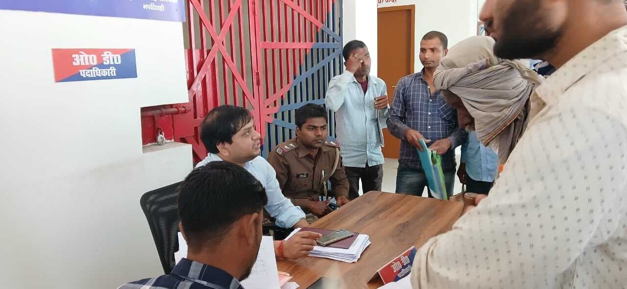 जनता दरबार में एक मामले का निष्पादन