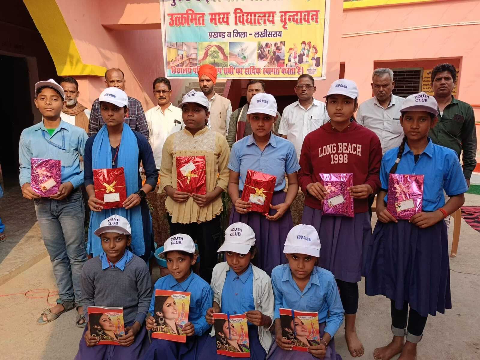 चित्रांकन में अंजली व रंगोली में जाह्रवी को मिला प्रथम पुरस्कार