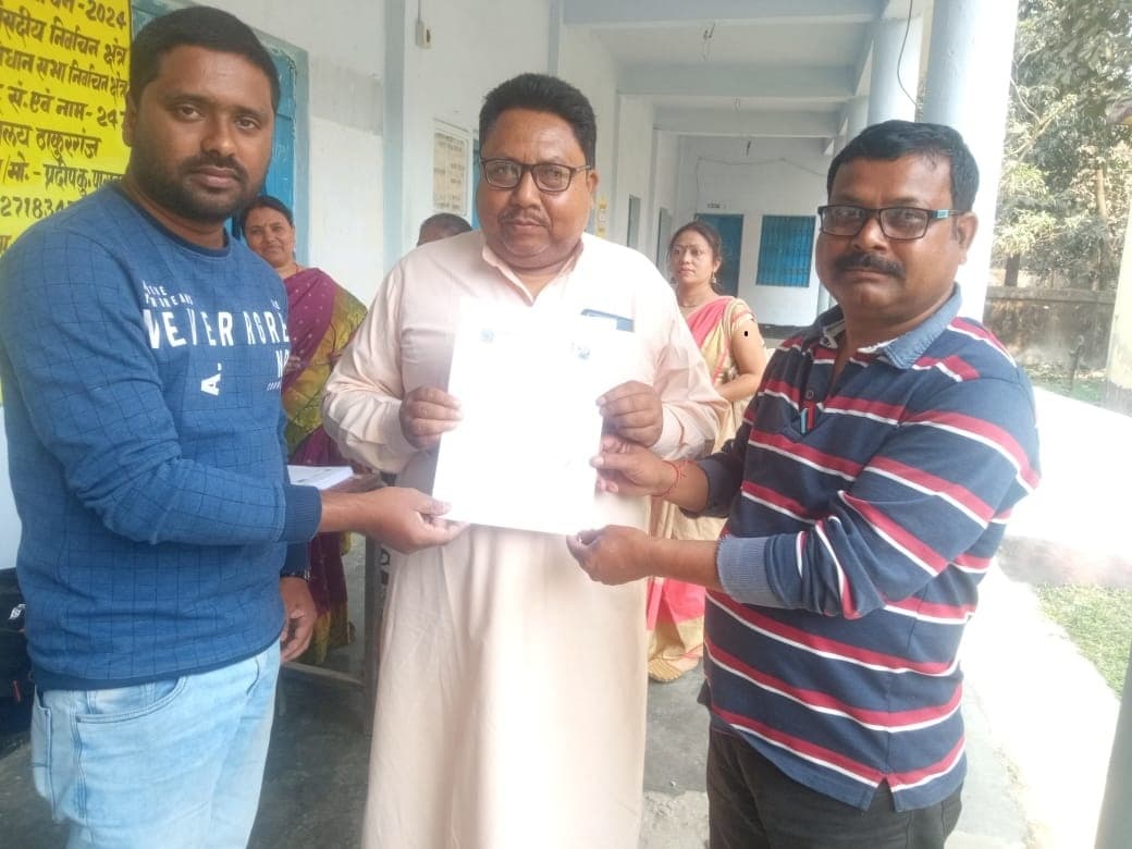 विशिष्ट शिक्षकों को  दिया गया औपबंधिक नियुक्ति पत्र
