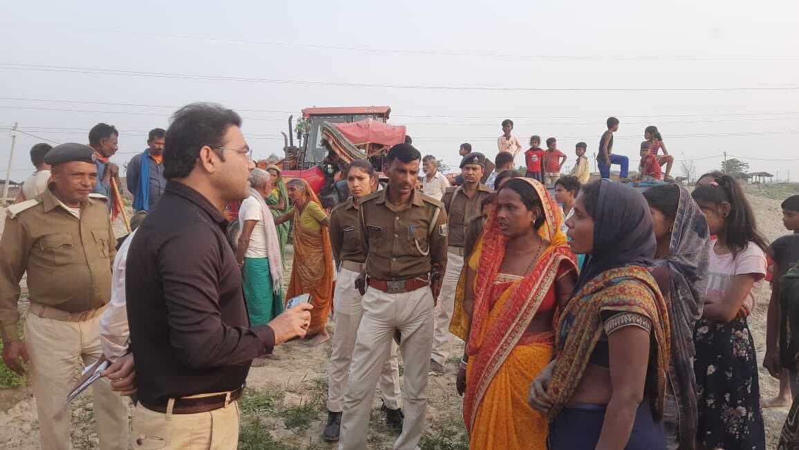 Bhagalpur News: पंचायत सरकार भवन निर्माण पर ग्रामीणों ने लगायी रोक