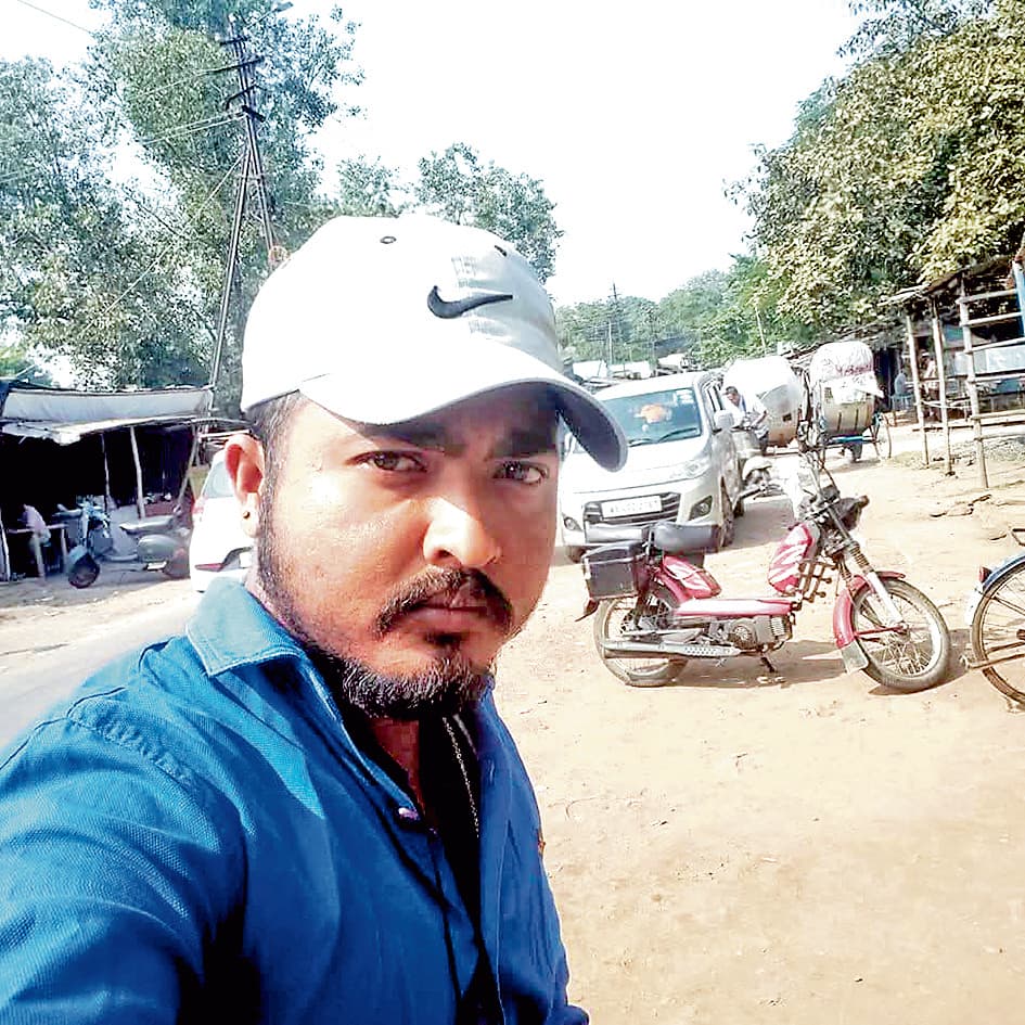 शिनाख्त व सूचना के बिना शव का कराया पोस्टमार्टम, परिजनों का हंगामा