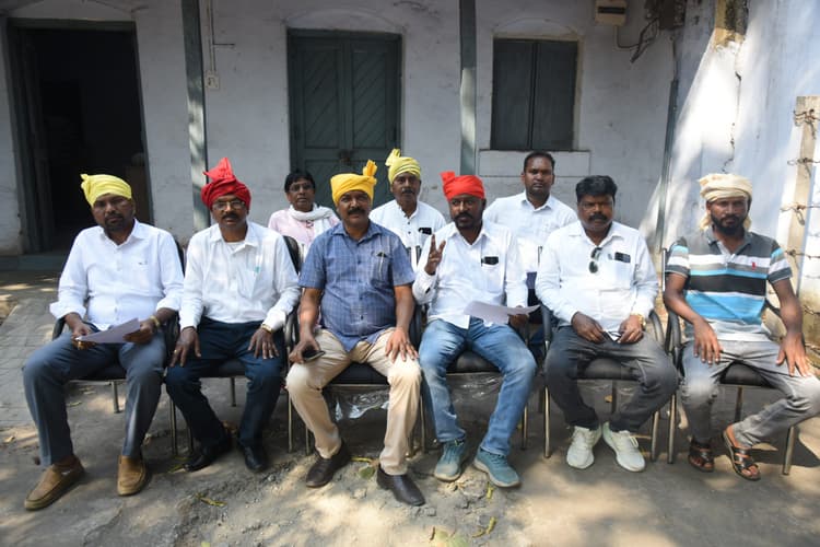 Jamshedpur news. माझी परगना महाल का डीसी ऑफिस के सामने आक्रोश महारैली सात को