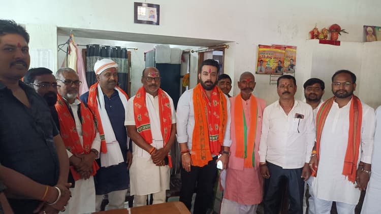 बीमार भाजपा नेता से सैदपुर मिलने पहुंचे सांसद