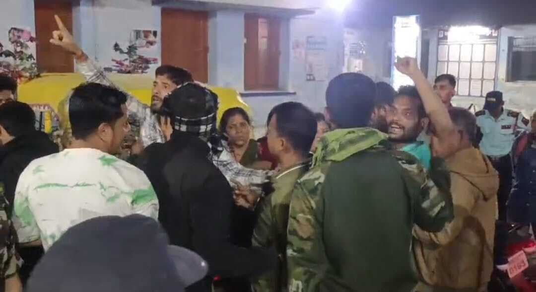 Samastipur news: सदर अस्पताल में मेडिकल जांच के दौरान पुलिस अभिरक्षा में युवक ने किया हंगामा